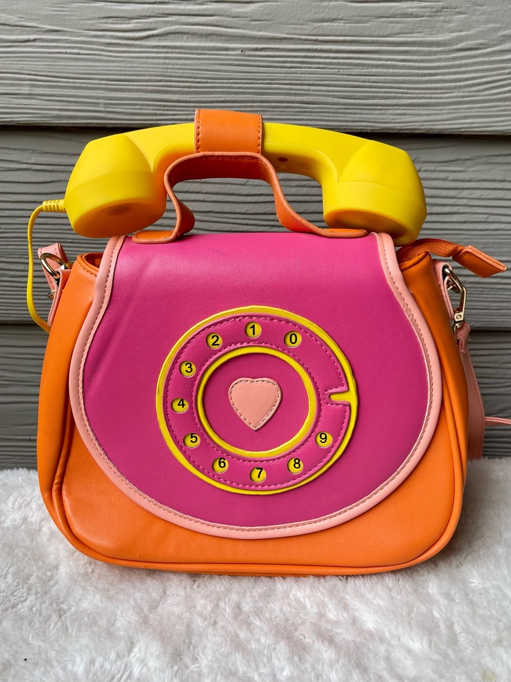 SOLD / Bewaltz Ring Ring Convertible Retro Phone Bag Pink EUC